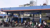 Nửa đầu tháng 11 nhập hơn 380.000 tấn xăng dầu