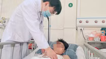 Tự chế pháo nổ, thiếu niên 14 tuổi bị thương nặng