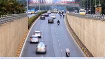 Xe ken đặc cửa ngõ Thủ đô, nhiều đường phố nội thành vắng vẻ