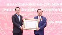 Trao tặng Nguyên Bí thư Thành ủy Hà Nội Phạm Quang Nghị Huân chương Hồ Chí Minh