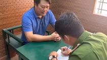 Kẻ dùng súng bắn náo loạn khu dân cư: Đối tượng khai một đằng, nạn nhân nói một nẻo