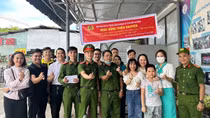 Tết thiếu nhi đặc biệt cùng Cảnh sát 113 tại một bệnh viện