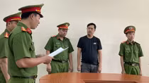 Triệt phá đường dây buôn lậu điện thoại di động, máy tính trị giá 300 tỷ đồng