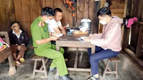 Chung sức cùng Công an giữ bình yên các bản làng