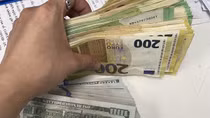 5 khách nhập cảnh sân bay quốc tế Nội Bài mang ngoại tệ trái phép ước khoảng 14 tỷ đồng