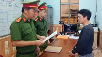 Đón đường để cướp, hiếp dâm người yêu cũ