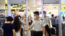 Ngày đầu nghỉ lễ, 97.000 khách qua sân bay Nội Bài