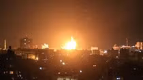 Israel không kích Syria bằng tên lửa