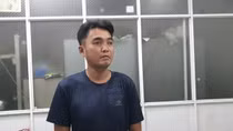 Truy bắt gã thợ mộc cướp giật điện thoại của cháu bé