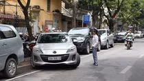Hà Nội: Nghiên cứu cho phép đỗ, để xe dưới lòng đường, hè phố