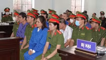 Trùm giang hồ Thảo “lụi” và đồng phạm hầu tòa