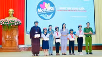 Chương trình “Gia đình có trách nhiệm thực hiện an toàn giao thông”