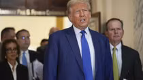 Ông Trump lại bị phạt 10.000 USD vì "vạ miệng"