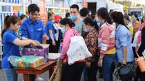 Vì sao công nhân công ty PouYuen bị trừ thuế trong khoản tiền trợ cấp thôi việc?