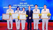 Hai nhà giáo CAND tiêu biểu được Bộ trưởng Bộ GD&ĐT tặng Bằng khen