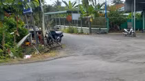 Đi cà phê với bạn trai mới, cô gái bị bạn trai cũ ra tay bằng búa