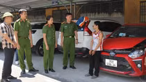 Truy bắt nhanh đối tượng siết cổ tài xế, cướp ô tô trong đêm