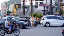 Tìm giải pháp giảm ùn tắc giao thông ở trung tâm TP Huế