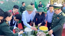 Xuân ấm áp, Tết yêu thương trên vùng cát Quảng Bình