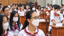 TP Hồ Chí Minh chỉ đạo các trường học đeo khẩu trang và khử khuẩn