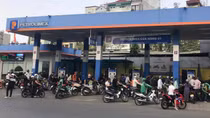 Giá xăng RON95-III tăng 347 đồng/lít