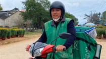 Nghị lực chàng shipper người dân tộc HRE đỗ đại học Công an