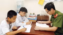 Con nuôi của Công an xã