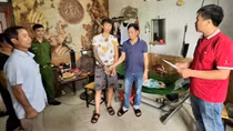 Hàn chặt cửa, lắp camera quanh nhà để bán ma túy
