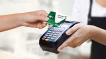 Thẻ Vietcombank Chip Contactless – Đổi mới thanh toán, chạm để cảm nhận