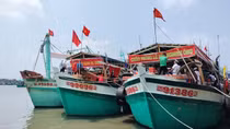 Hàng ngàn du khách tham dự Lễ hội Nghinh Ông ở Cà Mau