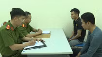 Thấy nhà dân san ủi đất, phóng viên giả cán bộ tài nguyên đe dọa, “đòi quà”