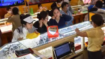 Nhiều yếu tố tác động đến giá vàng