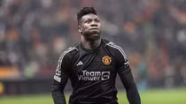 Andre Onana lại phạm sai lầm, Erik ten Hag tiếp tục bảo vệ