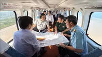 Thủ tướng khảo sát thực tế tình hình sạt lở tại 4 tỉnh Đồng bằng sông Cửu Long