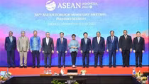 Khẳng định cam kết và củng cố ASEAN