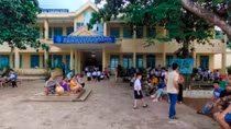 Phụ huynh phản đối đưa học sinh đến trường mới khang trang do... đường xa