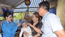 Bé trai bị bỏ rơi ven đường ở Bạc Liêu