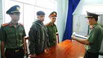 Mang tiền án giết người còn mua súng…. phòng thân