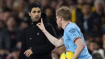 De Bruyne “nổi đóa” chỉ thẳng mặt thầy cũ
