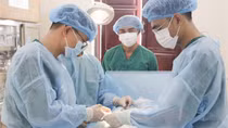 Bệnh xá đảo Phan Vinh phẫu thuật cấp cứu ngư dân viêm ruột thừa cấp