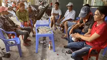 34 con bạc tụ tập trong 2 quán cà phê không tên để đá gà qua mạng