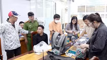 Mang hàng ngàn quả pháo từ Kiên Giang đến An Giang bán kiếm lời