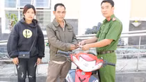 Người dân nghèo cảm động nhận lại tài sản bị trộm
