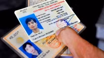 Chưa có quy định bắt buộc phải đổi bằng lái xe giấy sang thẻ nhựa
