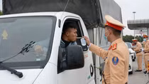 Bộ Giao thông Vận tải nghiêm cấm cán bộ, công chức can thiệp xử lý vi phạm giao thông