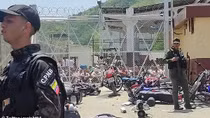 Venezuela đột kích nhà tù, phát hiện vườn thú và sòng bạc bên trong