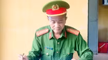Người gác cổng thầm lặng