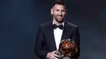 Messi đoạt Quả Bóng Vàng thứ 8 trong sự nghiệp