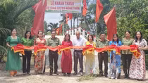 Công an tỉnh Bạc Liêu khánh thành cầu giao thông nông thôn, trao nhà Nghĩa tình đồng đội