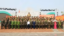 Bộ Công an báo công dâng Bác tại Khu lưu niệm Sáu điều Bác Hồ dạy CAND
